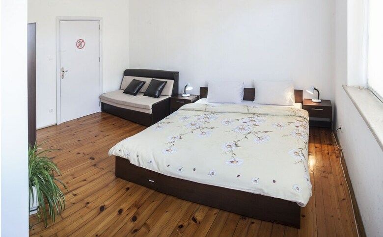 Hostal Galiani Guestrooms
