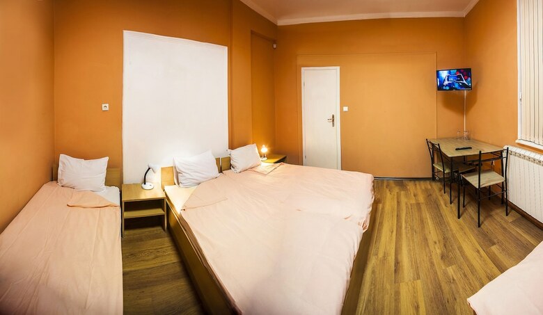 Hostal Galiani Guestrooms