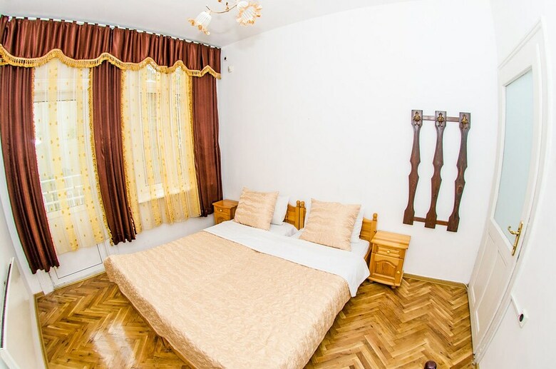 Hostal Galiani Guestrooms