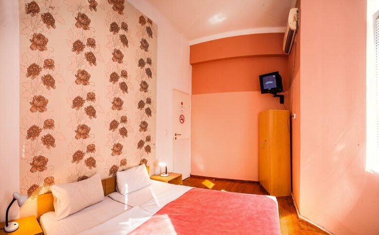 Hostal Galiani Guestrooms