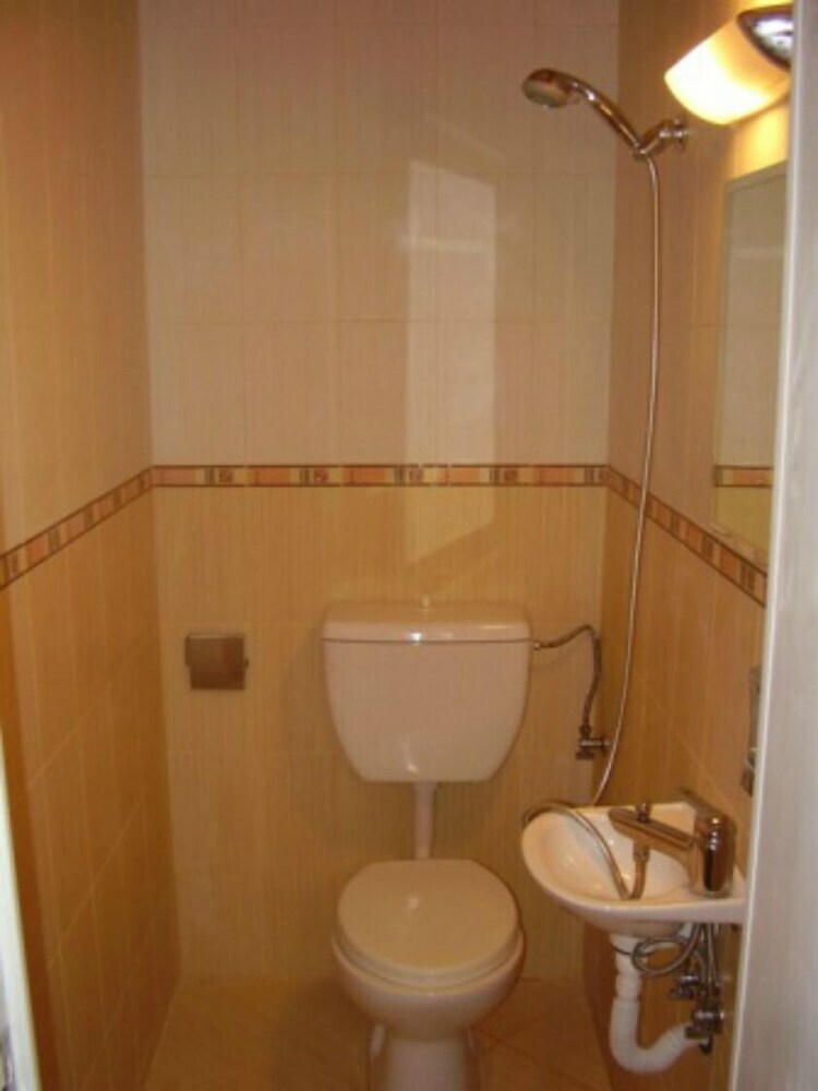 Hostal Galiani Guestrooms