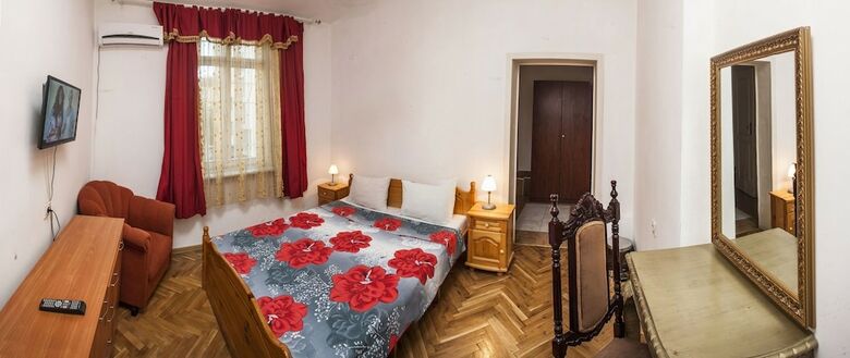 Hostal Galiani Guestrooms