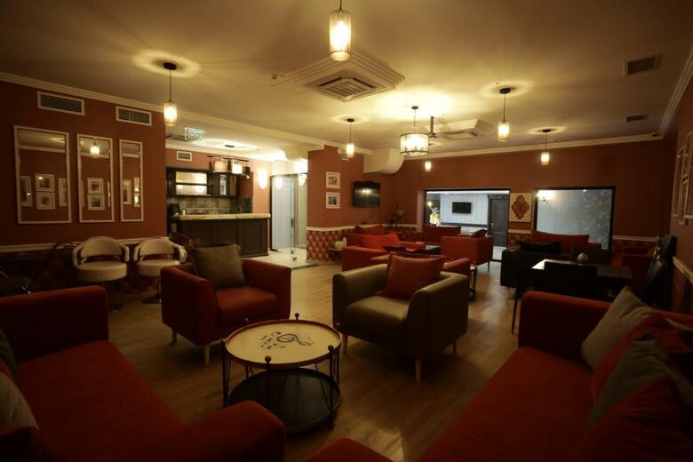 Redline Hotel
