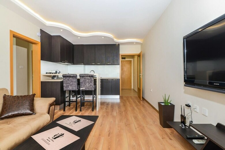 Fm Deluxe 1-bdr Apartment With Parking - The M Place