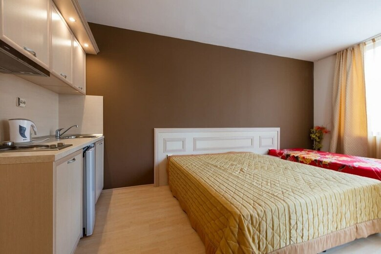 Aparthotel Studio With Balcony & Pool View