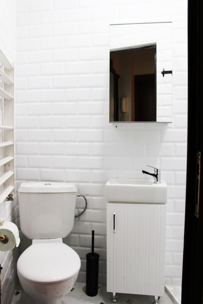 Apartamentos Fm Deluxe 1-bdr Apaprtment - Retromodernity