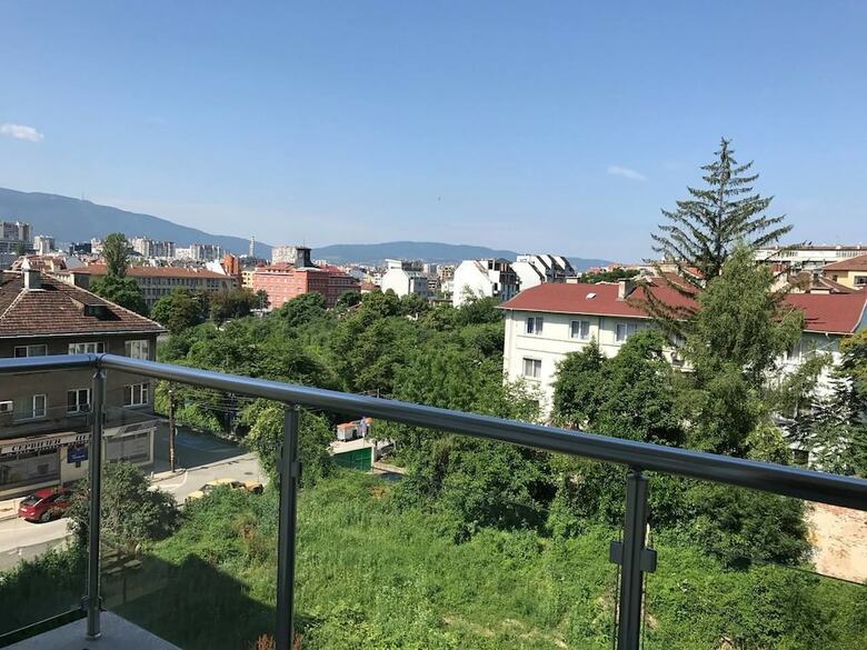 Fm Premium 1-bdr Apartment - Banishora District
