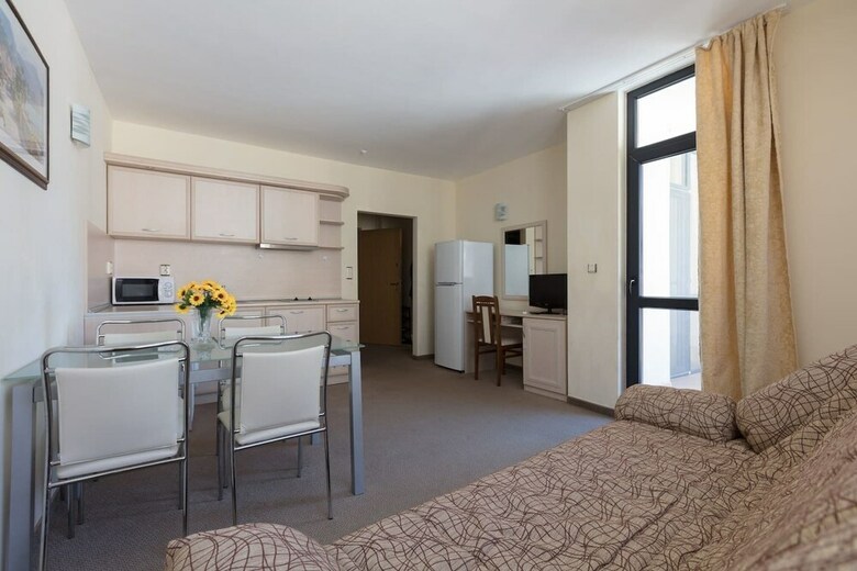 Aparthotel One Bedroom Apartment With Balcony