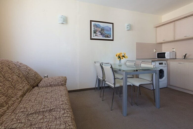 Aparthotel One Bedroom Apartment With Balcony