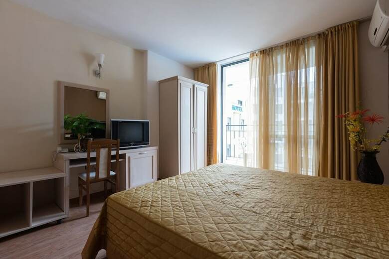 Aparthotel Studio With Balcony & Pool View