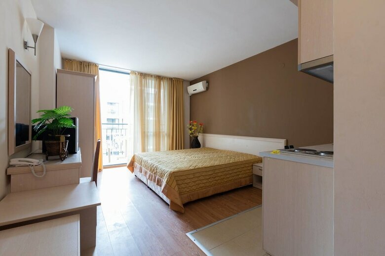Aparthotel Studio With Balcony & Pool View