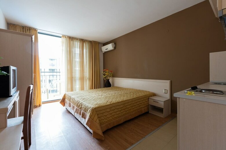 Aparthotel Studio With Balcony & Pool View