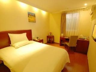 Hotel Greentree Inn Shandong Weihai Wendeng Baida Square