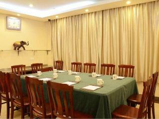 Hotel Greentree Inn Shandong Weihai Wendeng Baida Square
