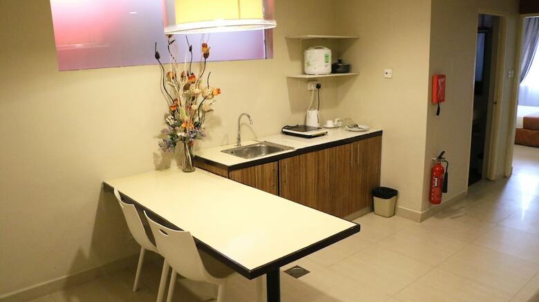 Legallery Suites Hotel