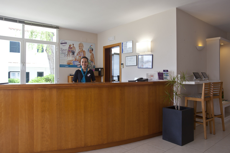 Apartamentos Mestral Llebeig