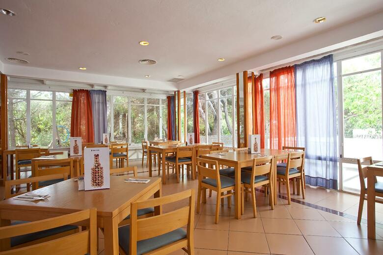 Apartamentos Mestral Llebeig