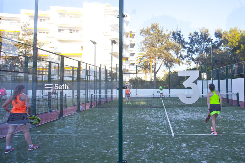 Apartamentos Mestral Llebeig
