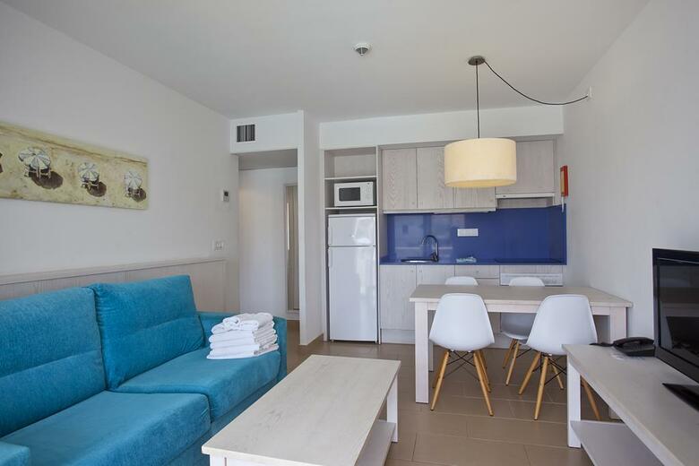 Apartamentos Mestral Llebeig