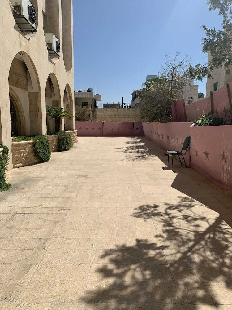 Al Nojoom Int'l Hotel