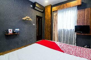Hotel Oyo 1327 Avava Inn