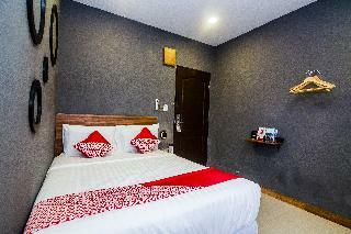 Hotel Oyo 1327 Avava Inn