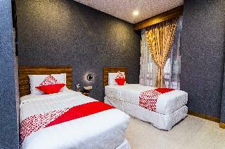 Hotel Oyo 1327 Avava Inn