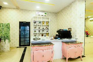 Hotel Oyo 1327 Avava Inn