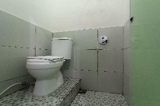 Oyo 1705 Lyfriska Residence