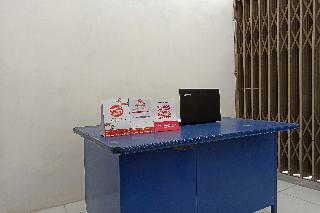 Oyo 1705 Lyfriska Residence