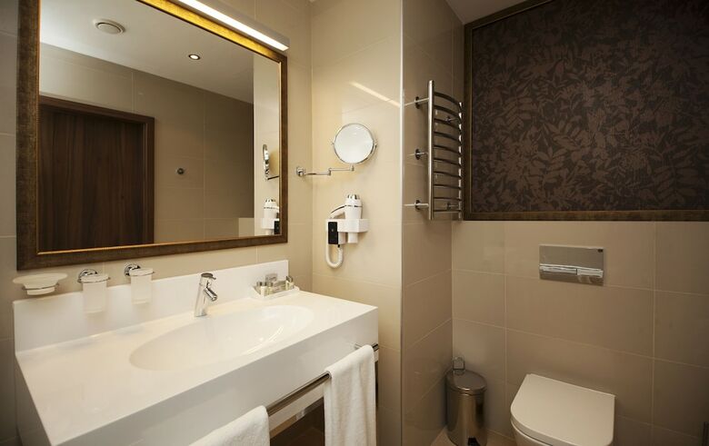 Victoria Hotel And Spa