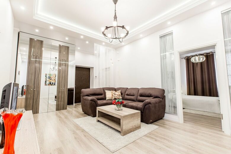 Apartment On Nezavisimosti 43