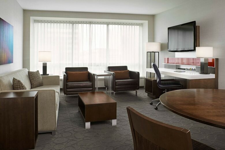 Delta Hotels By Marriott Ottawa City Centre