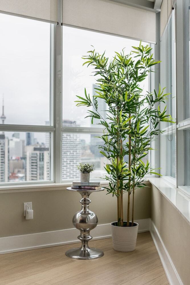 Quickstay - Modern 2-bedroom Condo (panoramic City Views)