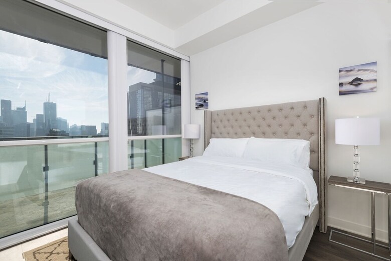 Diamond Vacation Homes - Eaton Centre