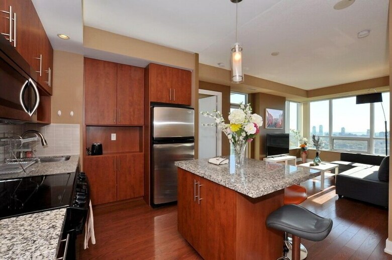 Condos With Free Parking & Gorgeous View