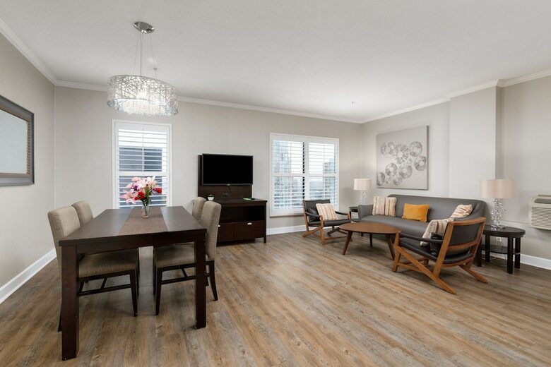 Hotel Gec Granville Suites Downtown