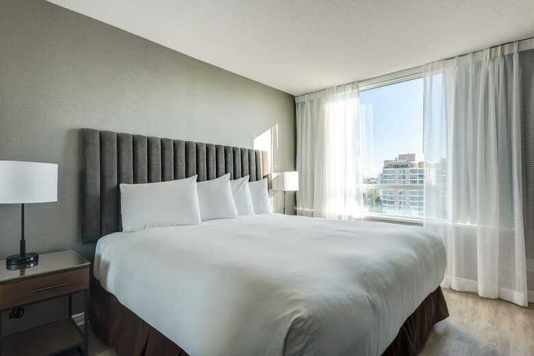 Hotel Carmana Plaza