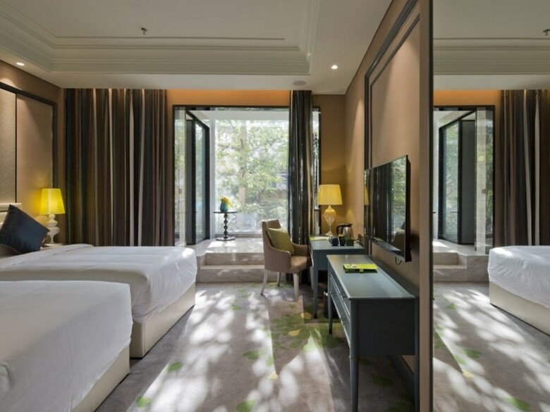 Greentree Eastern Shenzhen Luohu East Gate Hotel