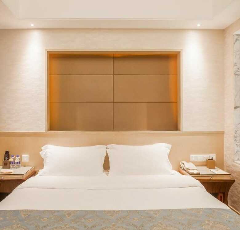 Eastern Five Continents Hotel