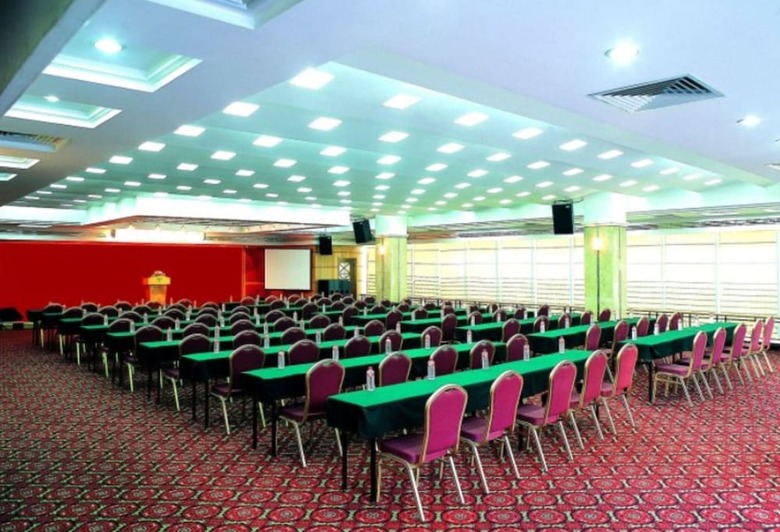Golden Lustre Hotel