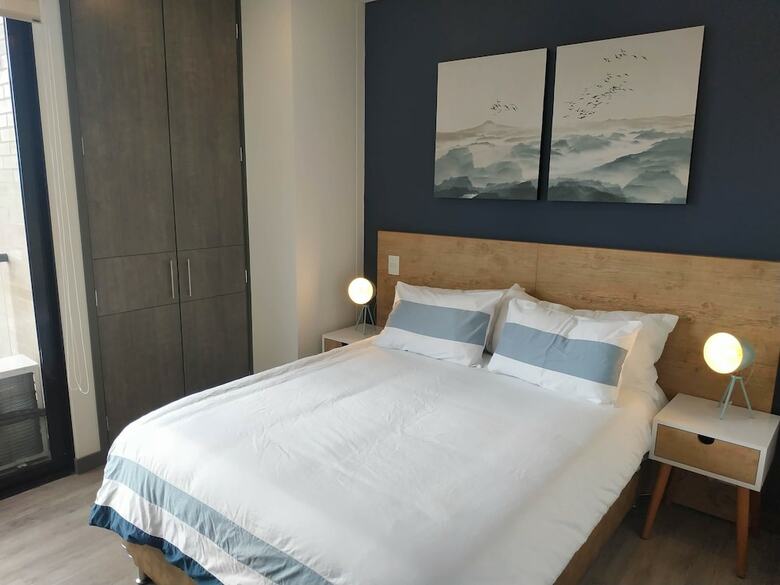Hotel Class Suites By Colclick