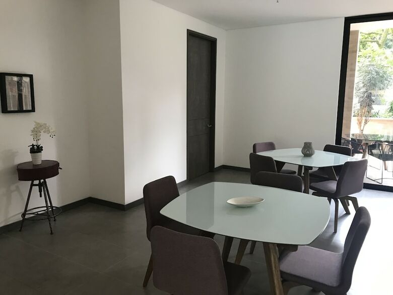 Hotel Class Suites By Colclick