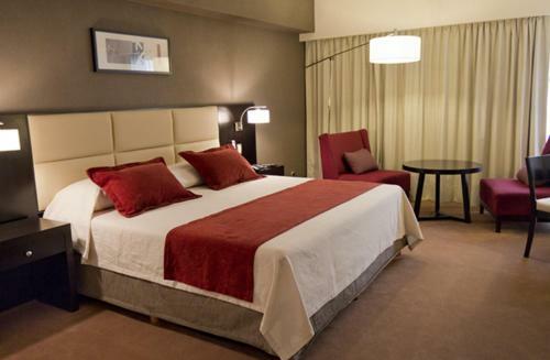 Howard Johnson Hotel & Casino