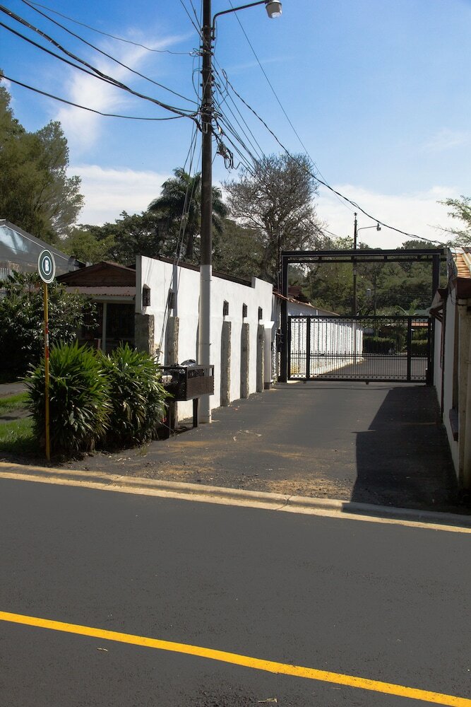 Terida Airport B&B