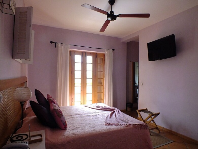 Kira's Boutique Hotel