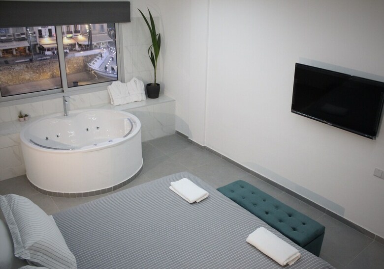 Purple Orange Luxury Suites