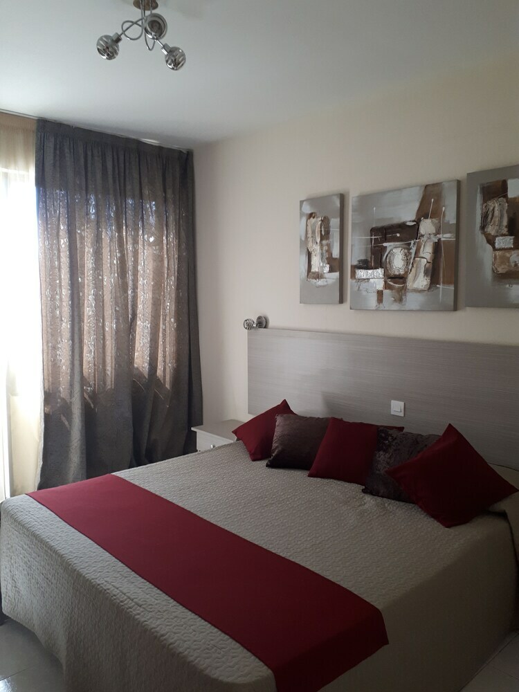 Aparthotel Tasiana Hotel Apartments Complex