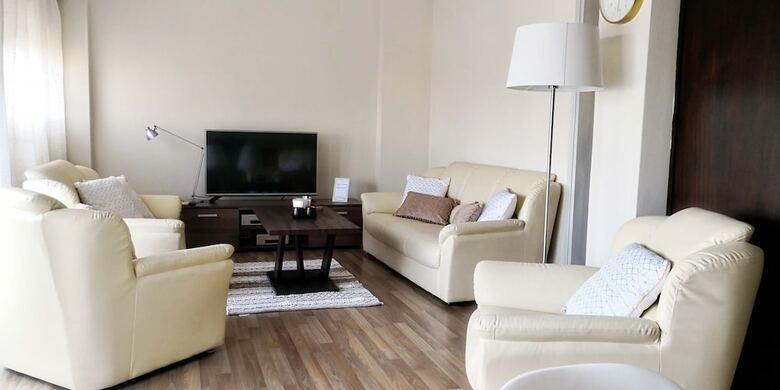 The Bridge-house Apartment