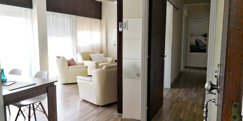 The Bridge-house Apartment